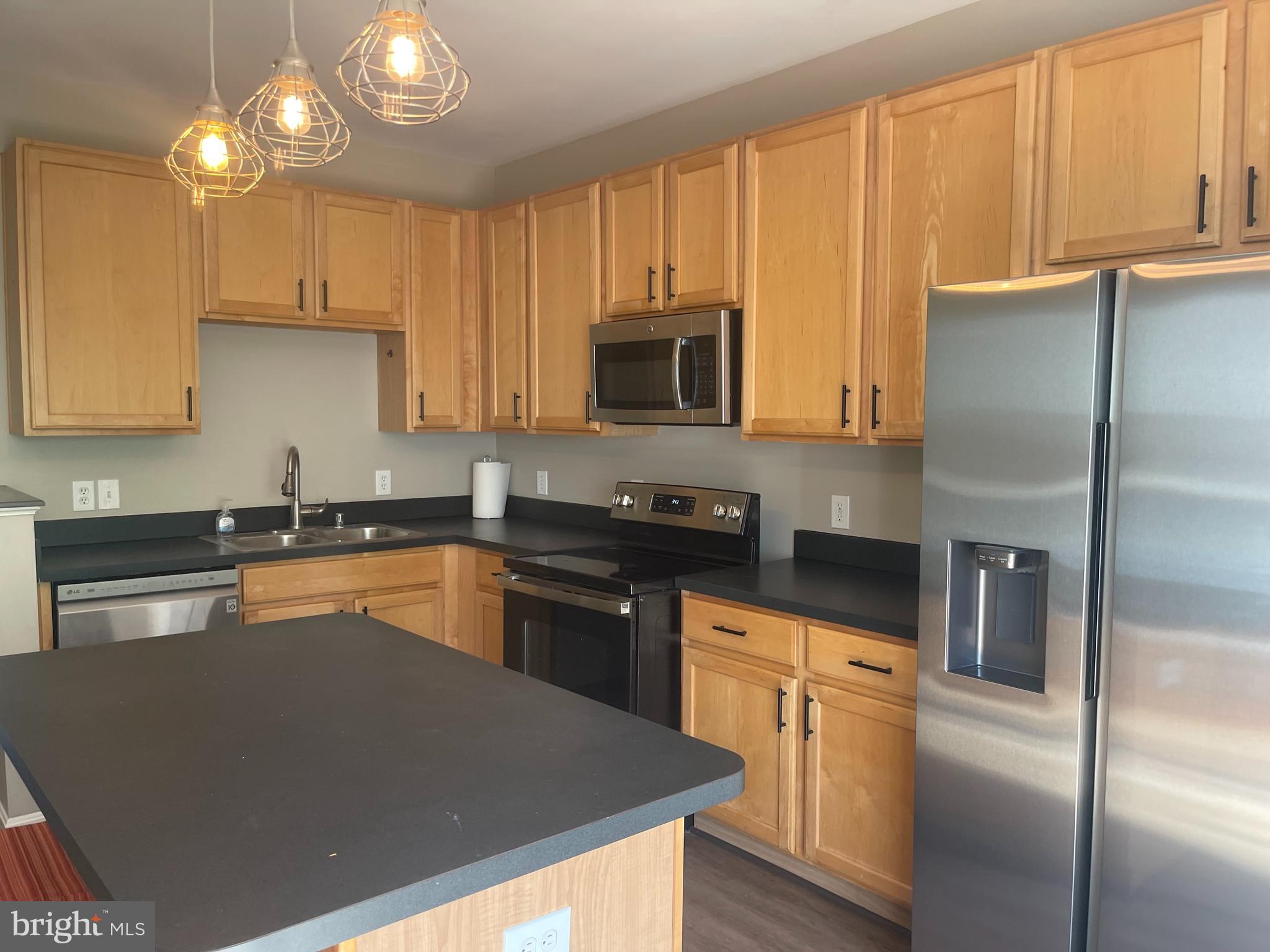 CARROLLWOOD MANOR - Residential Lease