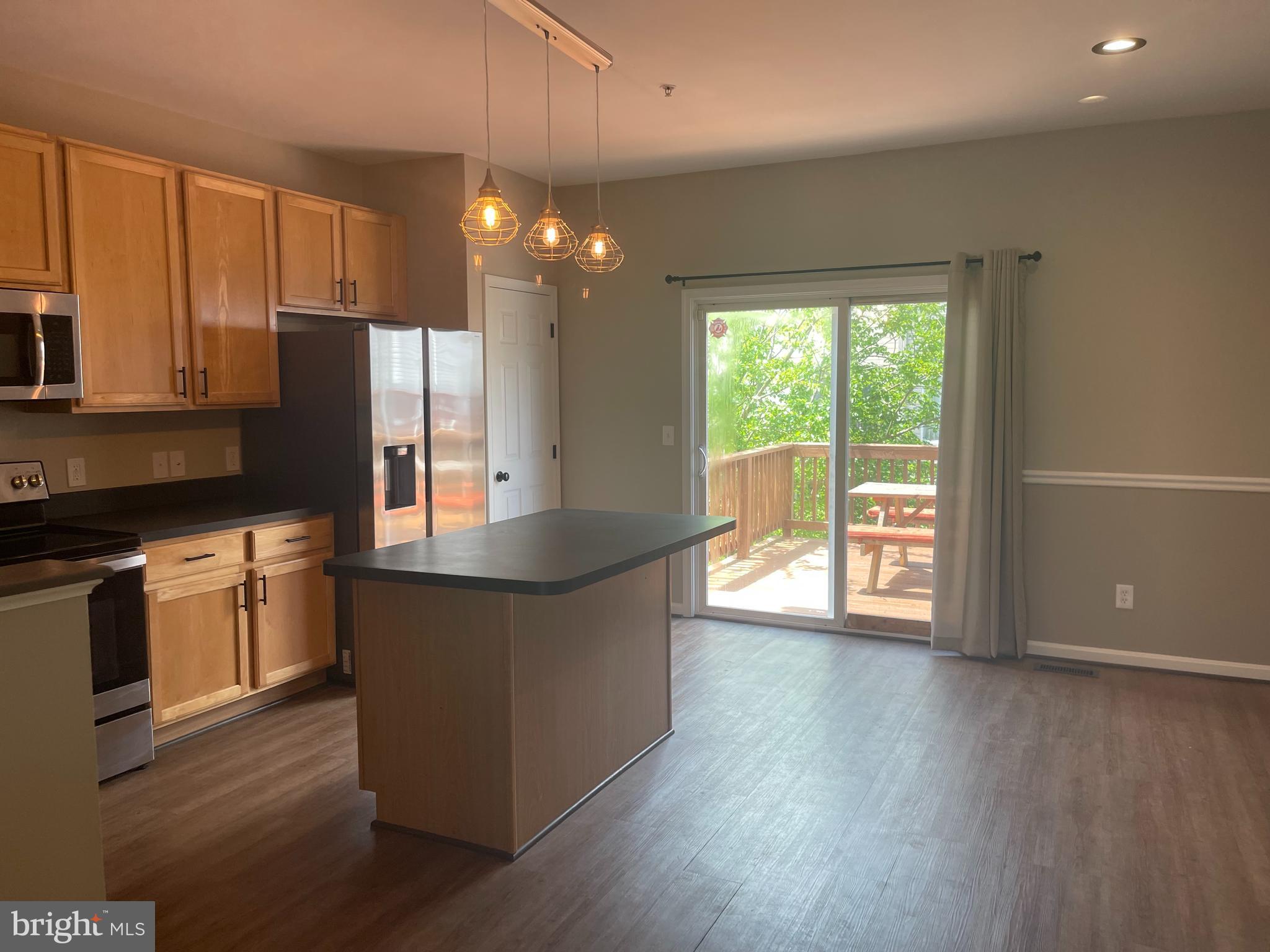CARROLLWOOD MANOR - Residential Lease