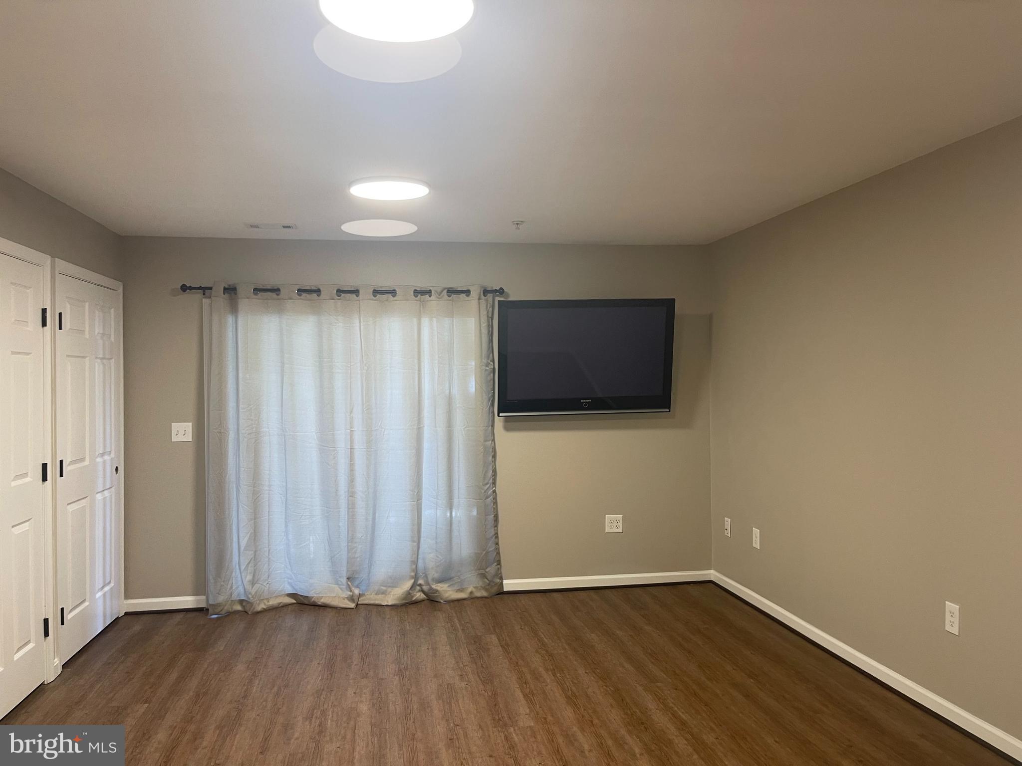 CARROLLWOOD MANOR - Residential Lease