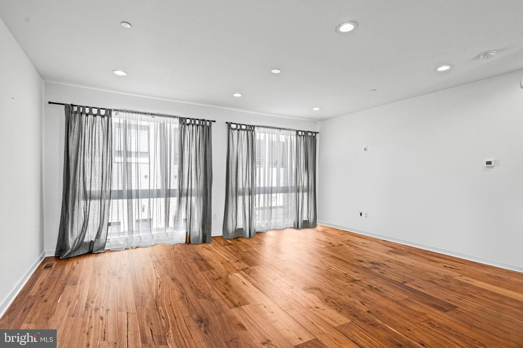 EAST FALLS - Residential