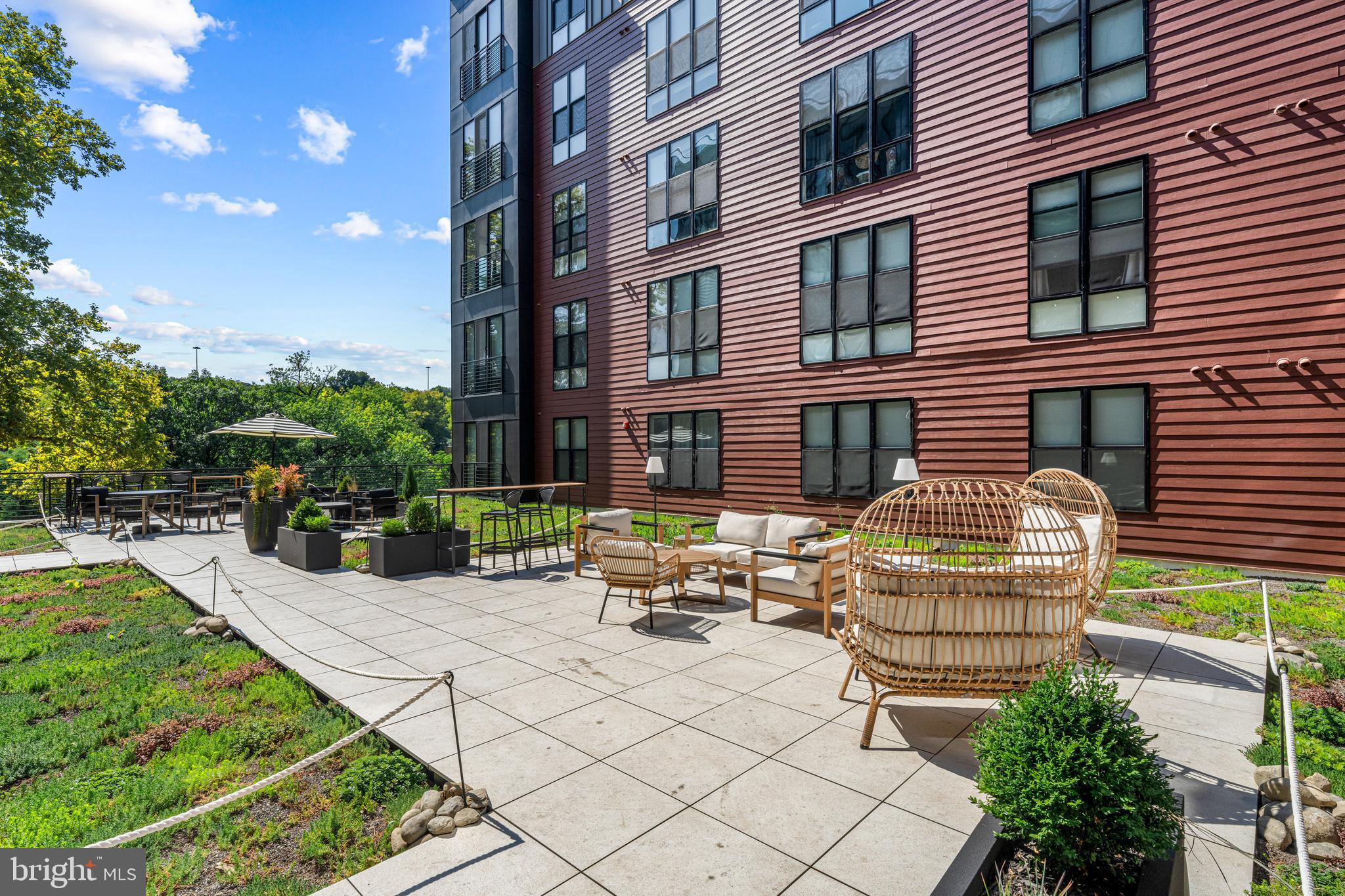 EAST FALLS - Residential