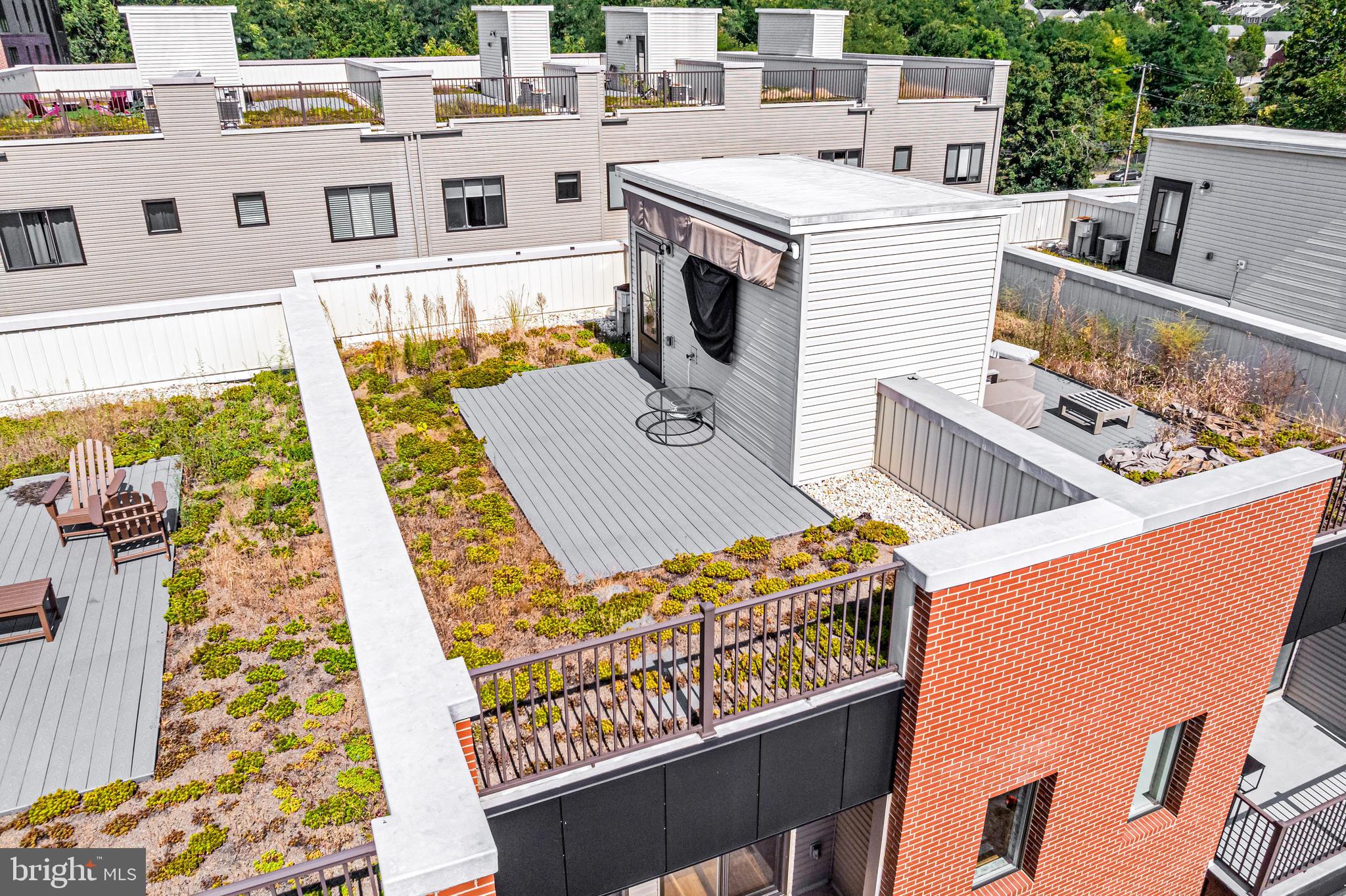 EAST FALLS - Residential