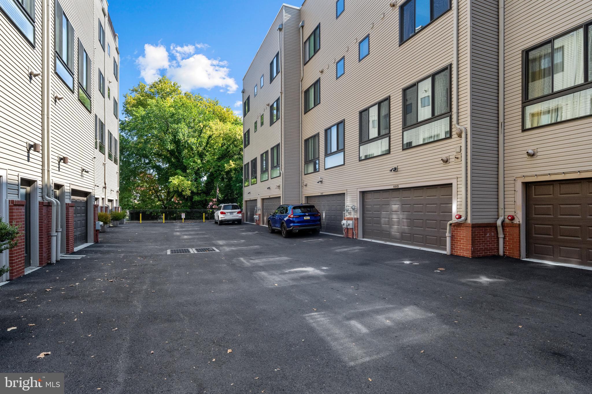 EAST FALLS - Residential