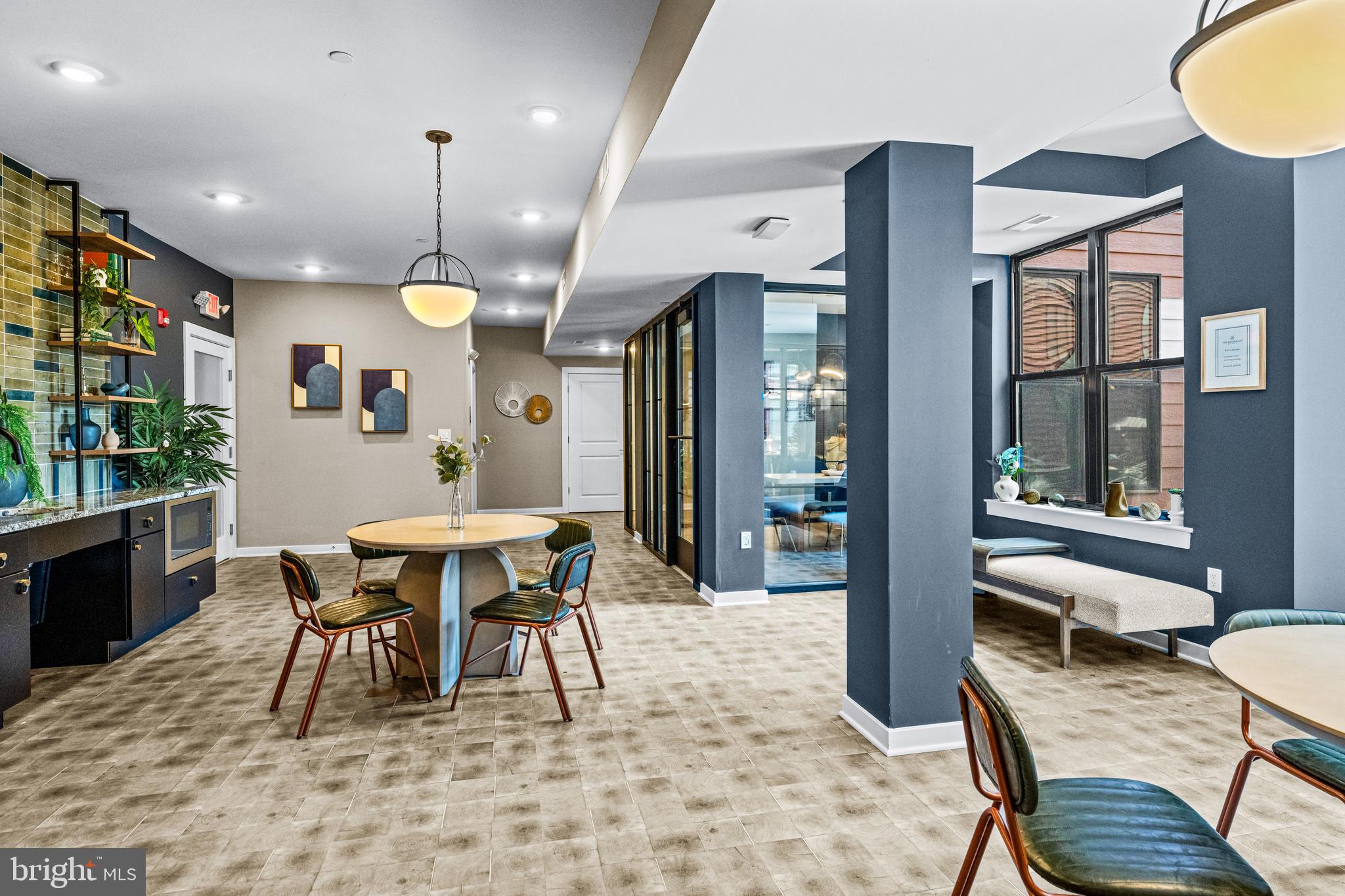 EAST FALLS - Residential