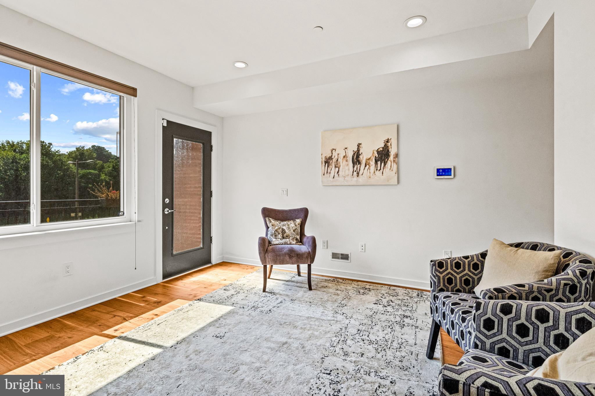 EAST FALLS - Residential