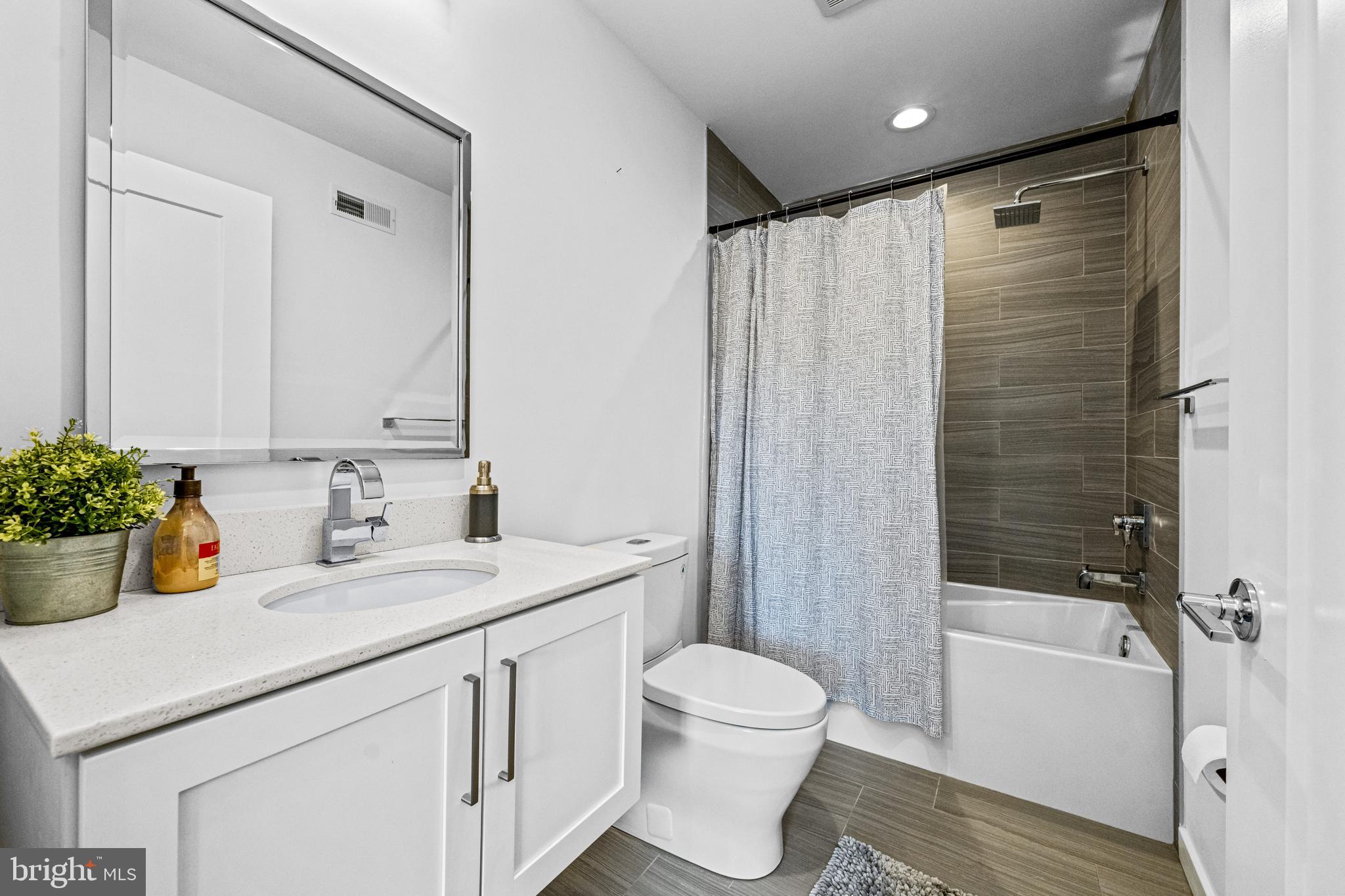 EAST FALLS - Residential