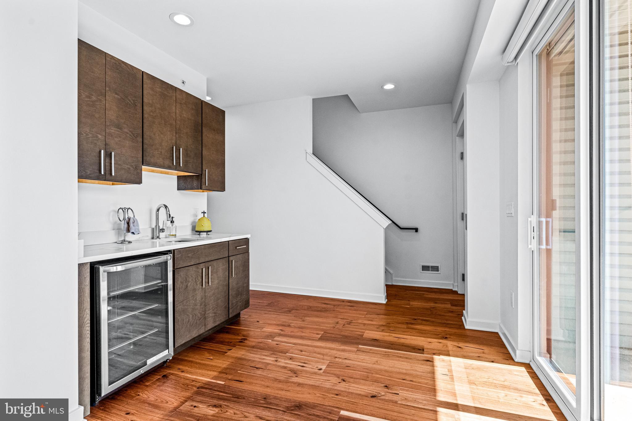 EAST FALLS - Residential