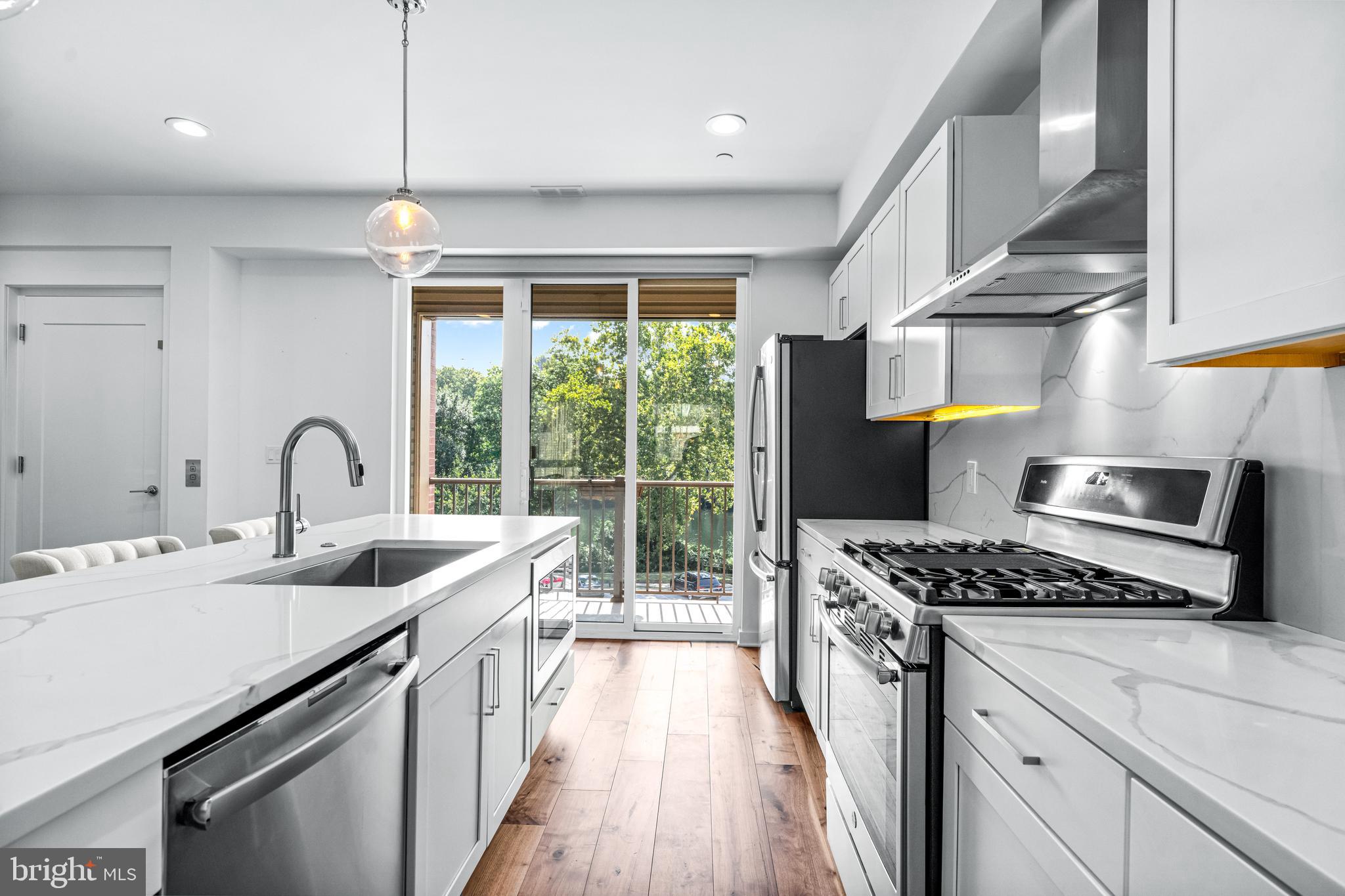 EAST FALLS - Residential