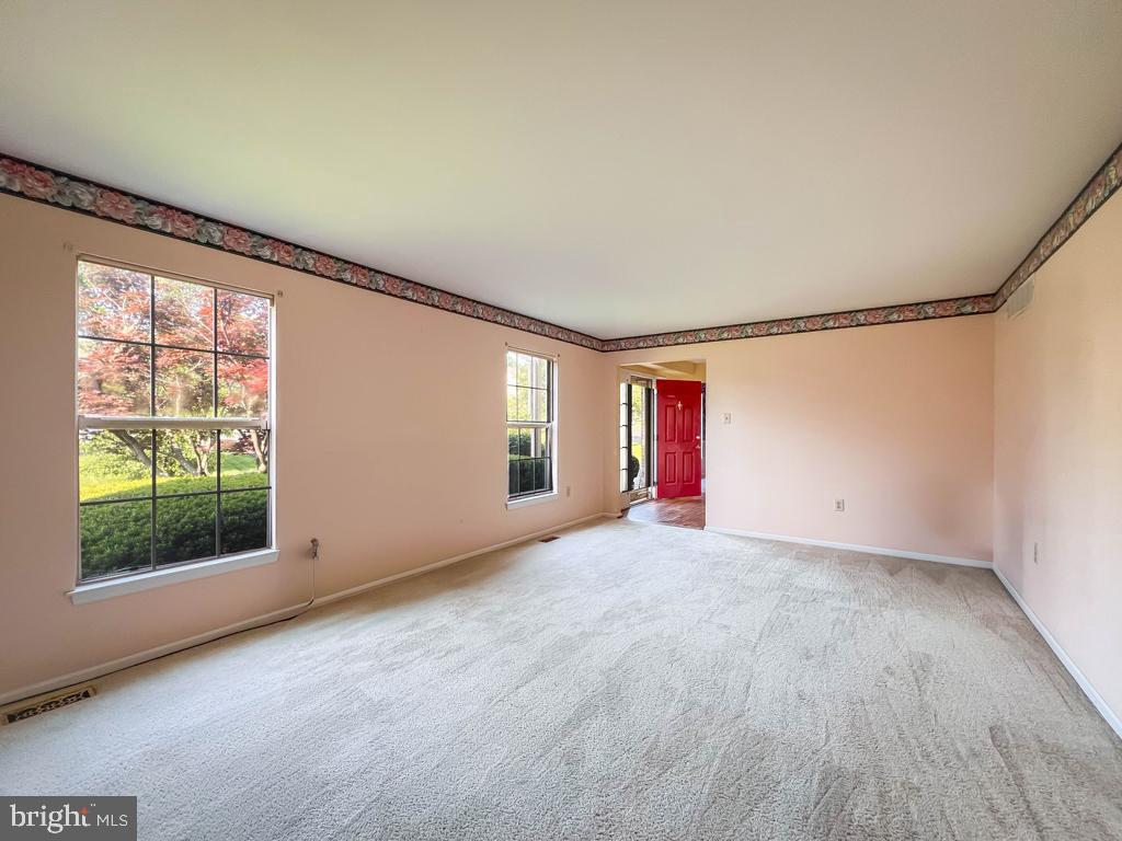 107 HORSESHOE LANE