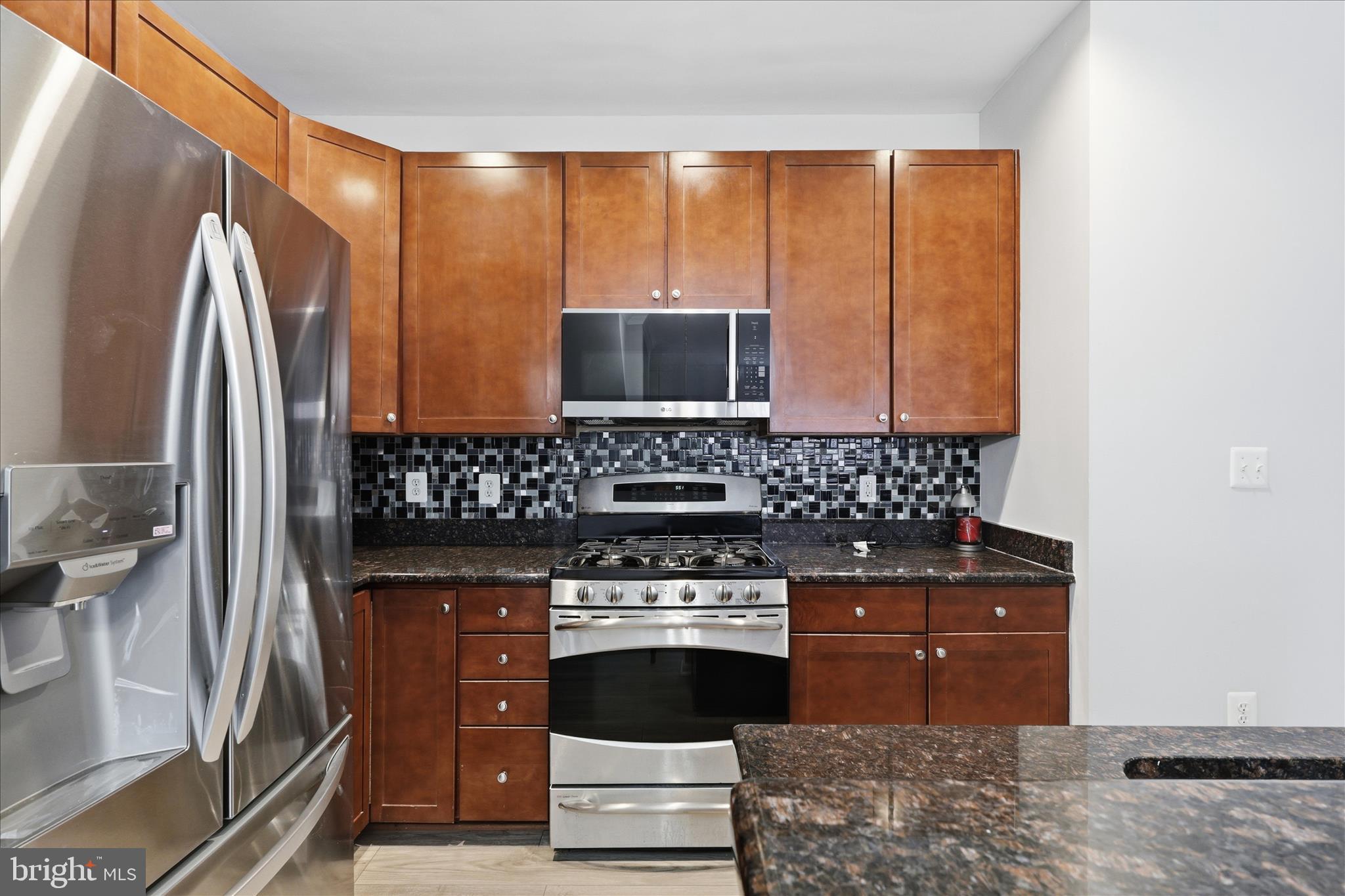 MARKET CENTER CONDOMINIUM - Residential