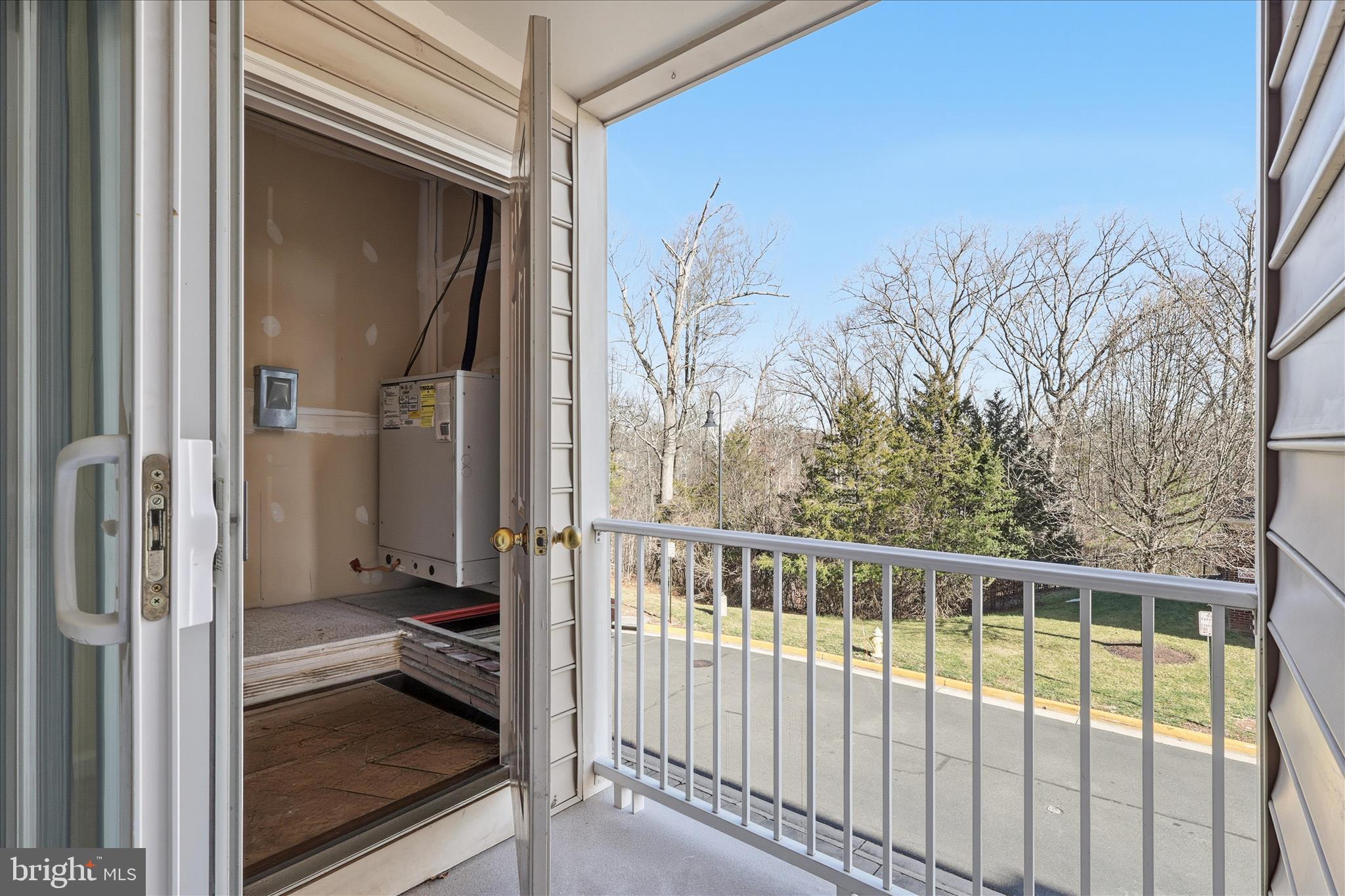 MARKET CENTER CONDOMINIUM - Residential