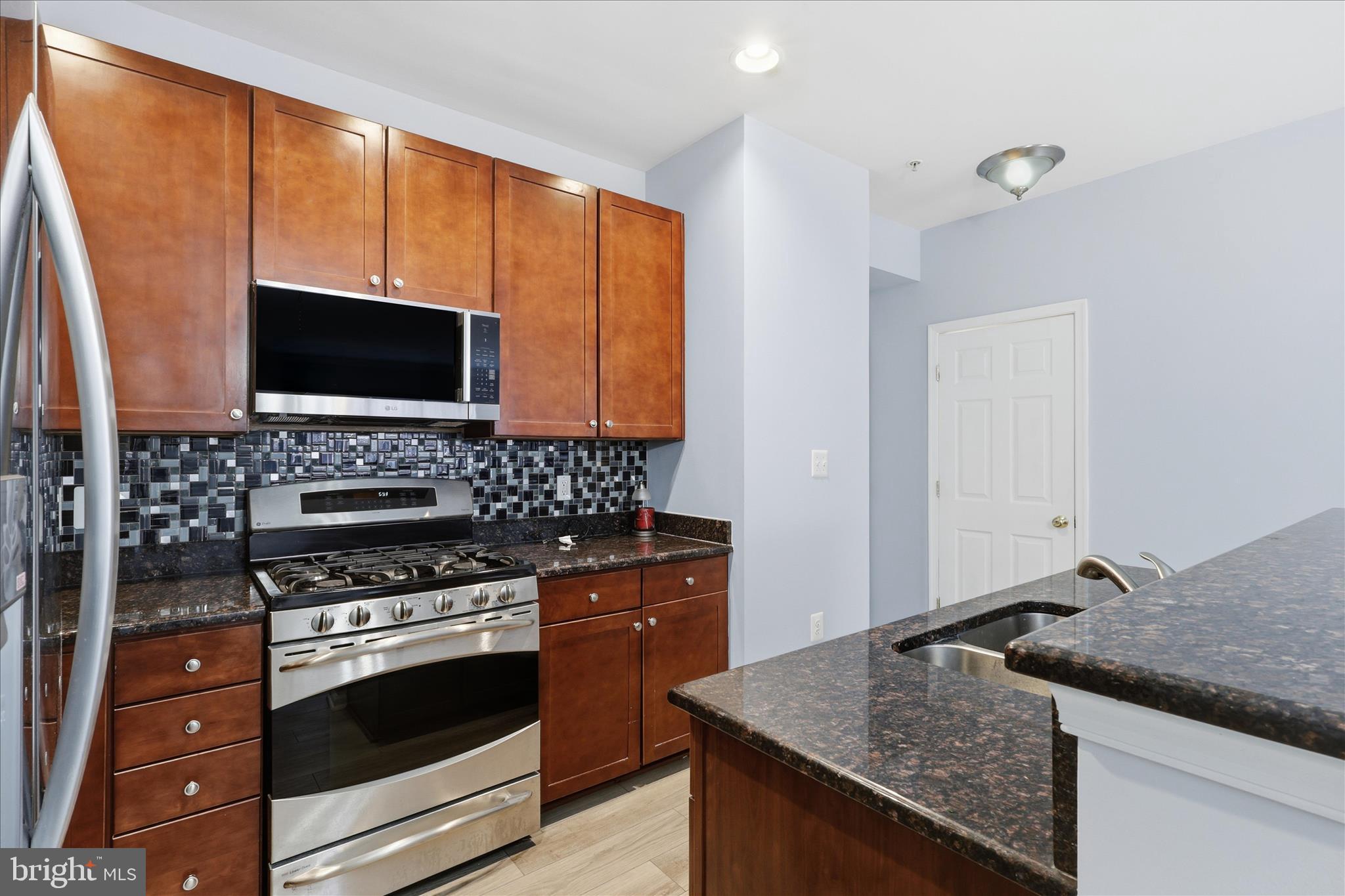 MARKET CENTER CONDOMINIUM - Residential