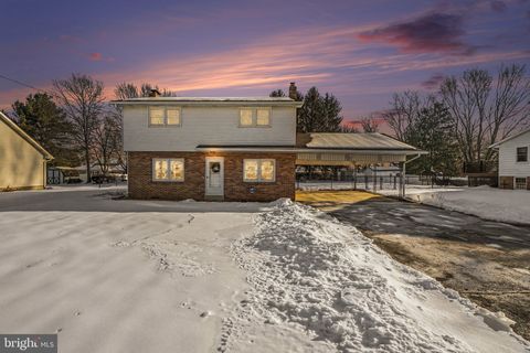 915 FORGE ROAD CARLISLE PA 17015