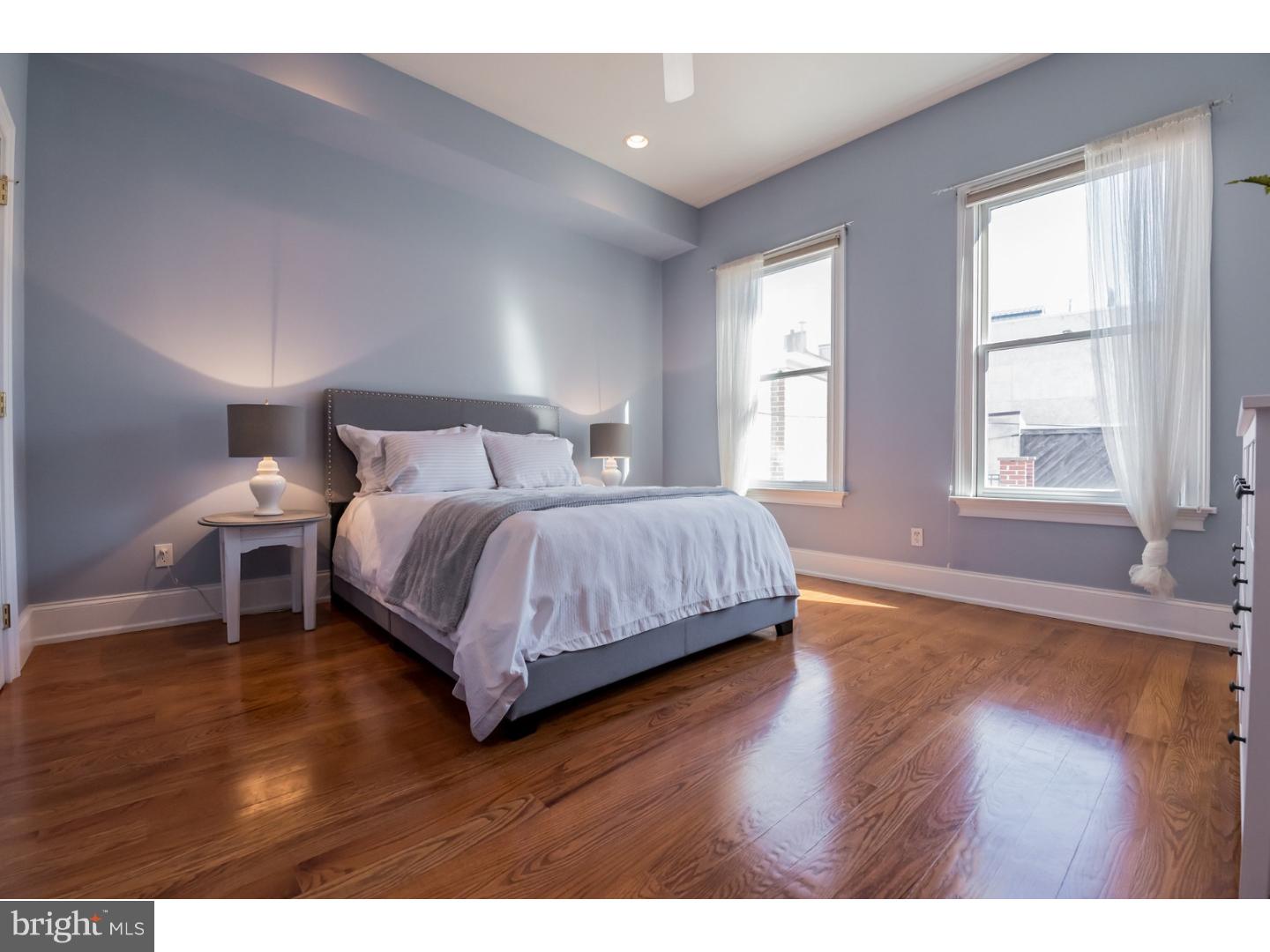 QUEEN VILLAGE - Residential