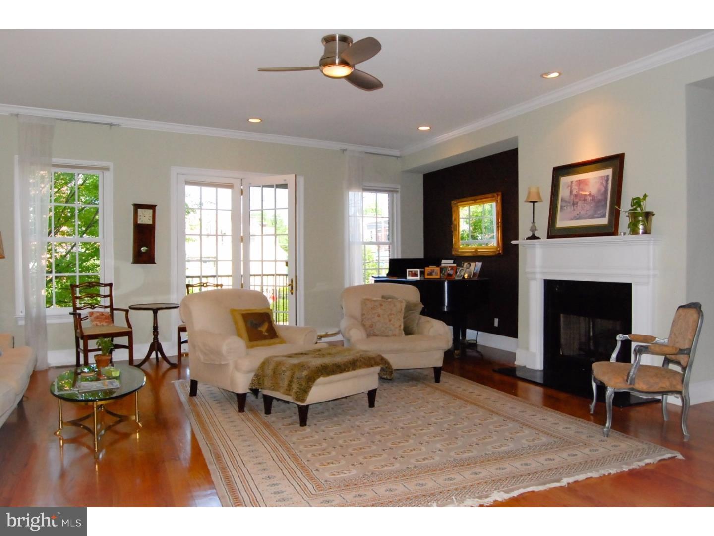 QUEEN VILLAGE - Residential