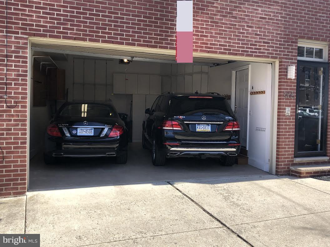 QUEEN VILLAGE - Residential