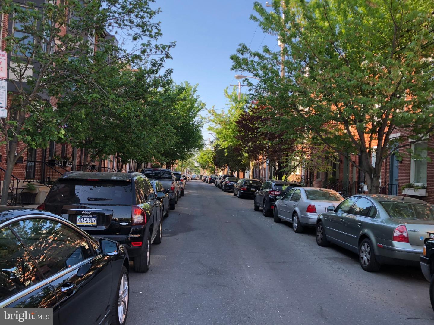 QUEEN VILLAGE - Residential