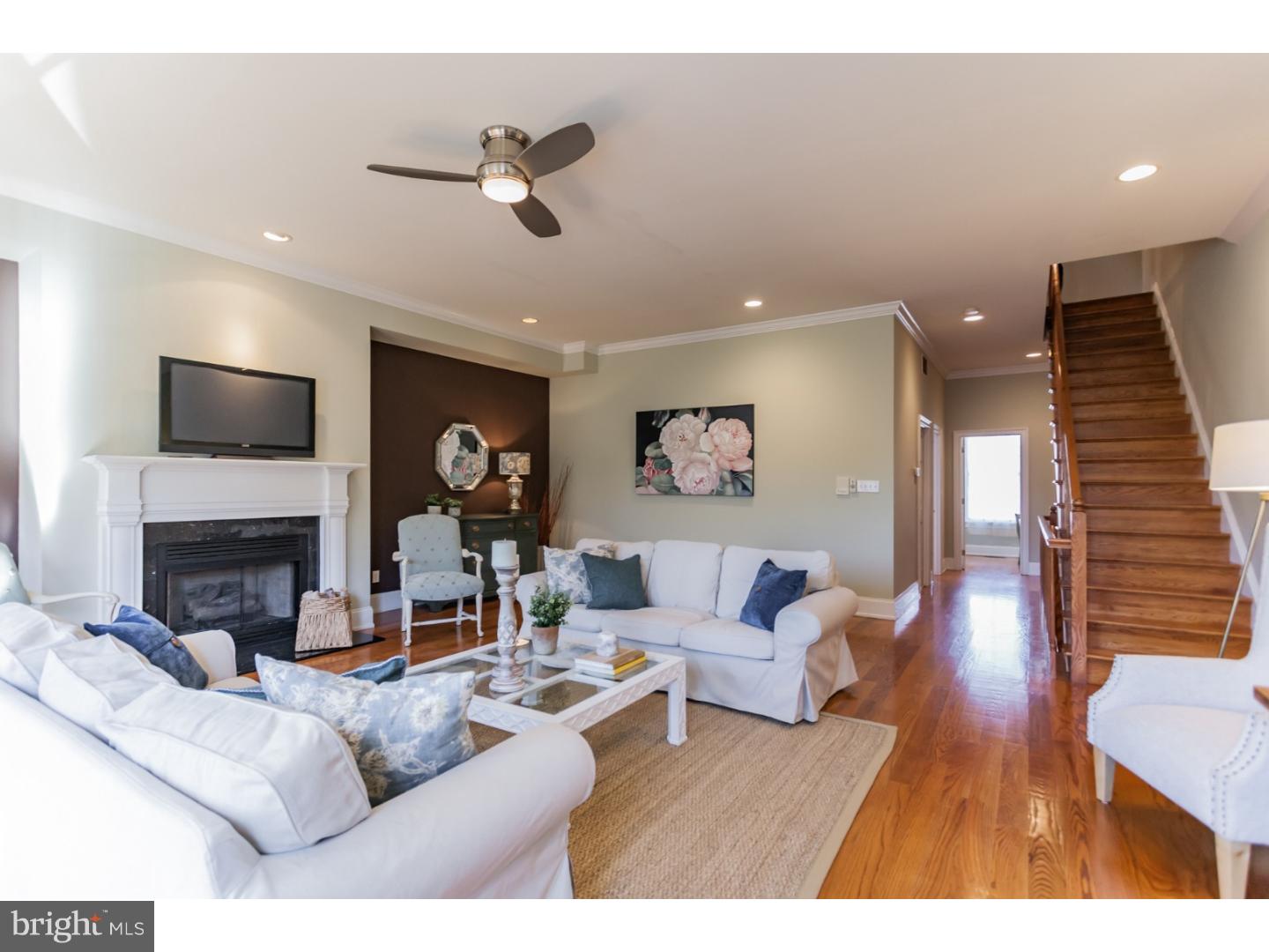 QUEEN VILLAGE - Residential