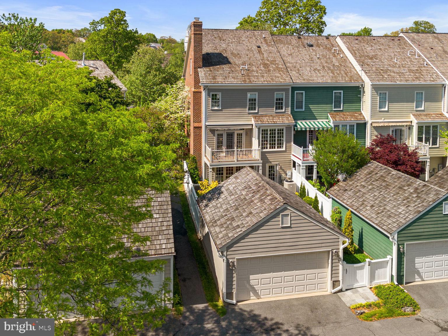 KENTLANDS - Residential