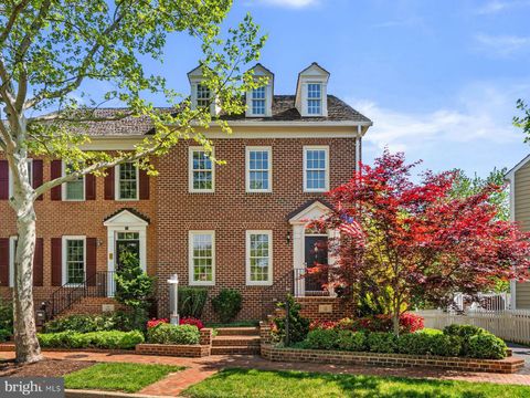 Photo of 3 Kent Gardens Circle, GAITHERSBURG, MD 20878 (MLS # MDMC2228250)