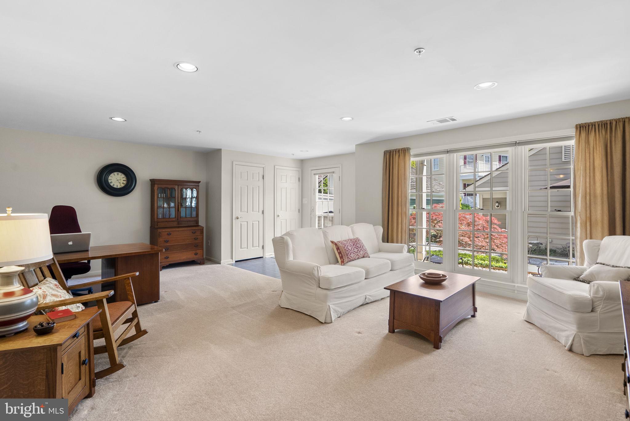 KENTLANDS - Residential