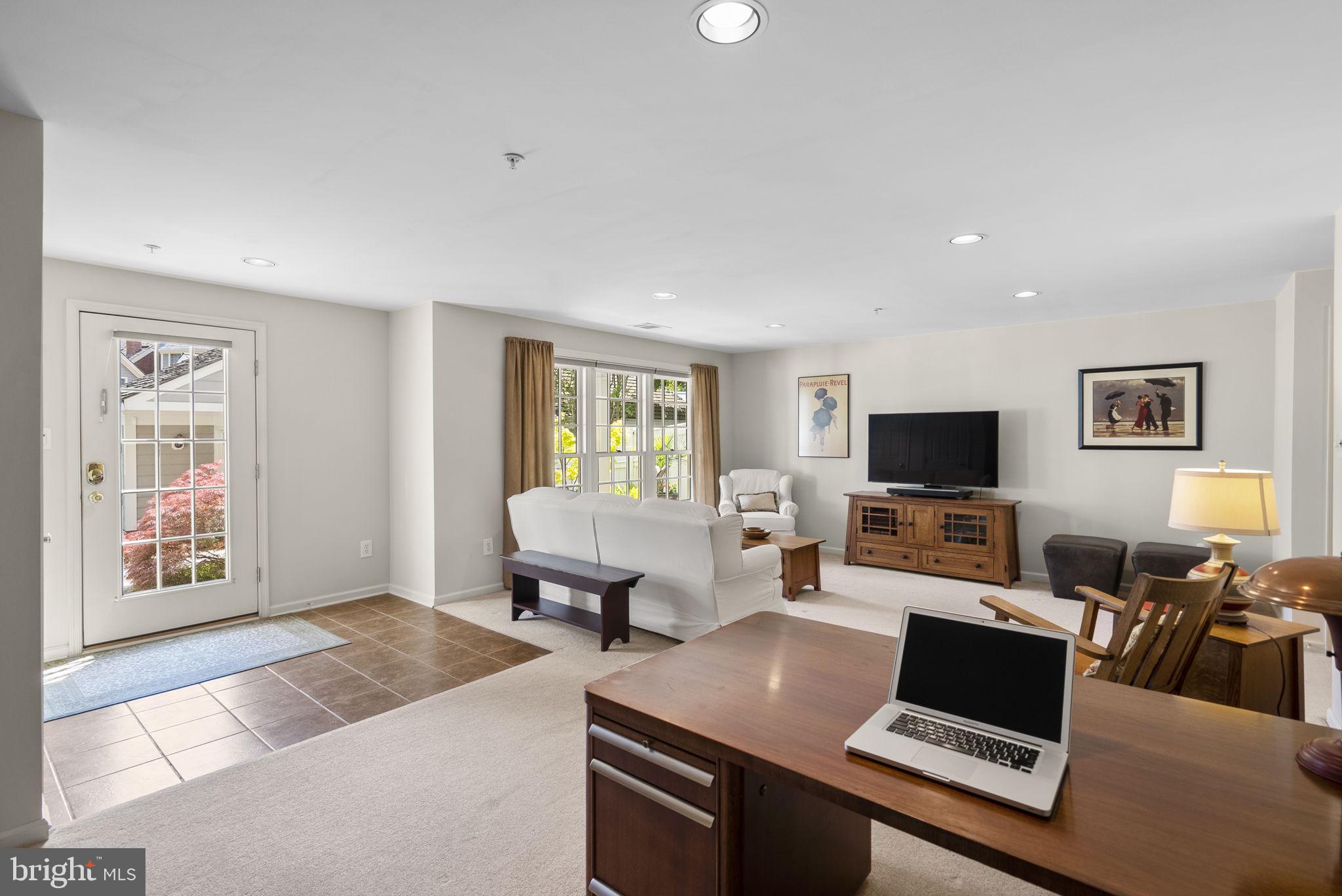 KENTLANDS - Residential
