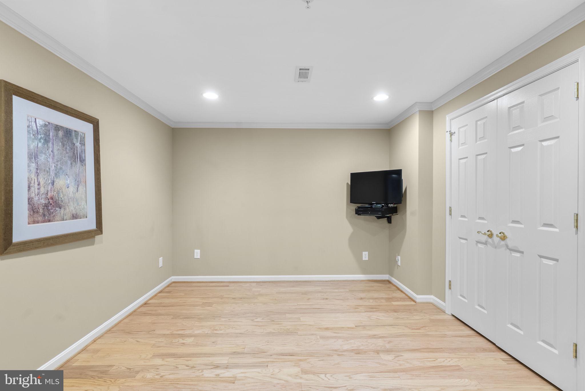 KENTLANDS - Residential