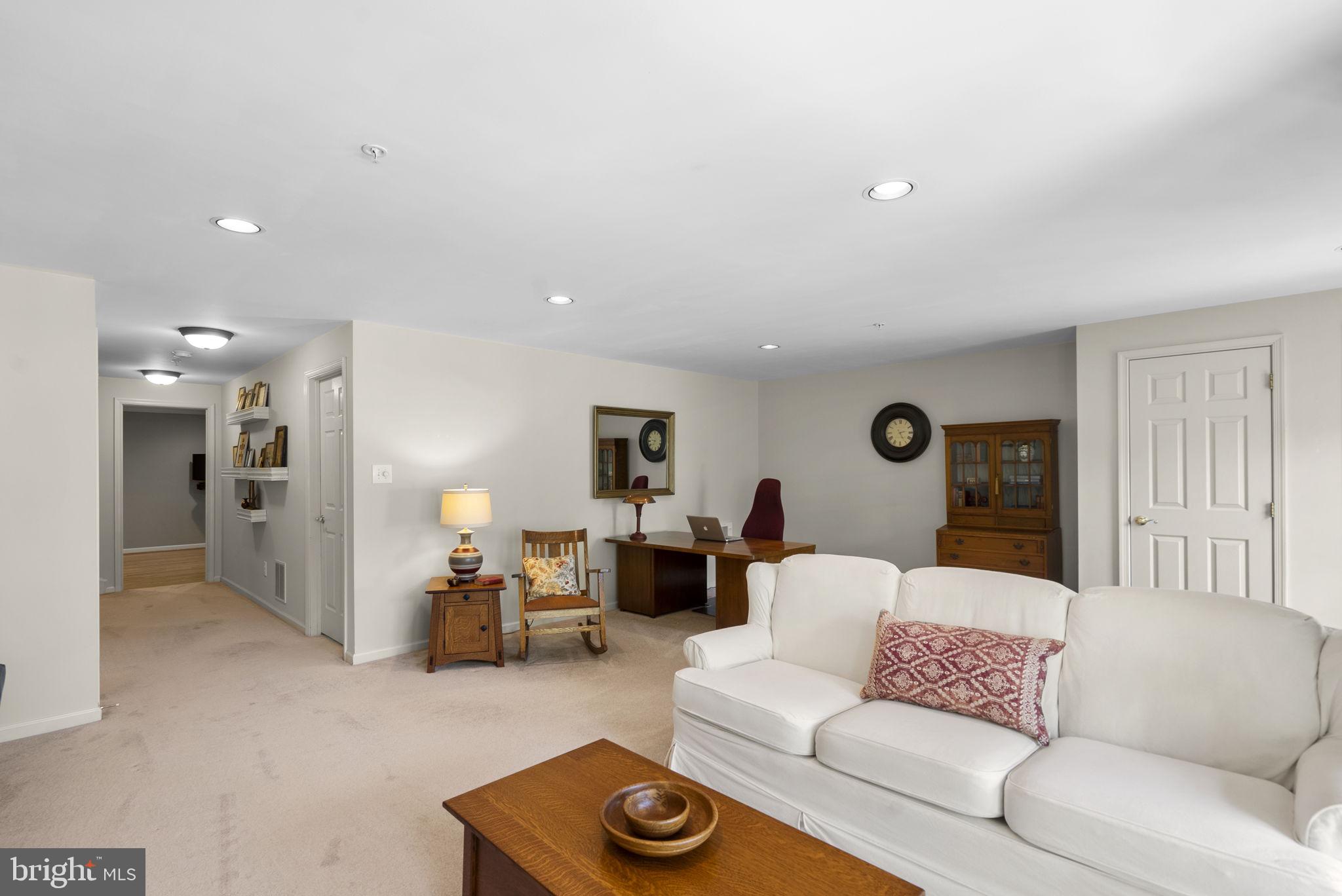 KENTLANDS - Residential