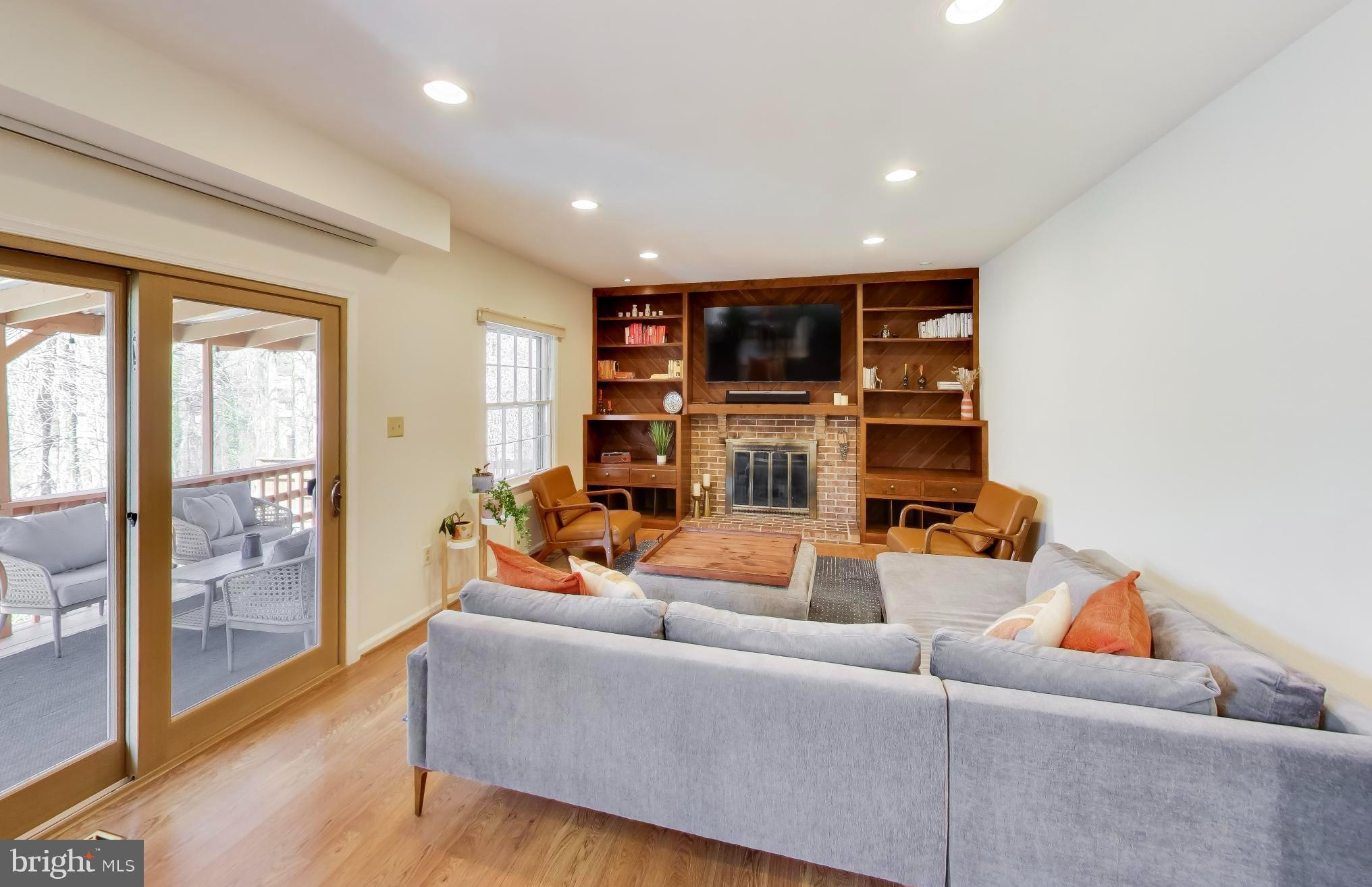 GEORGE MASON FOREST - Residential