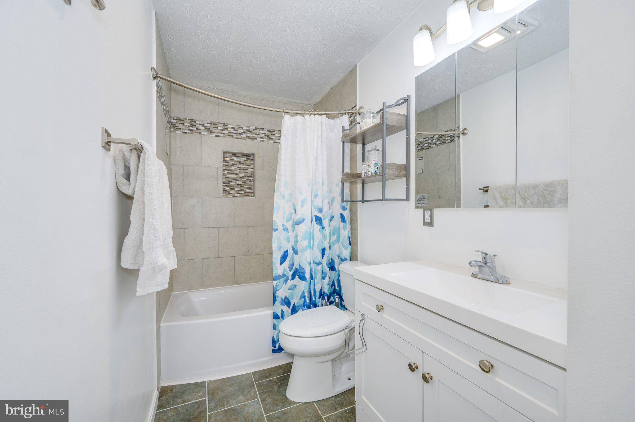 OPEQUON MEADOWS - Residential