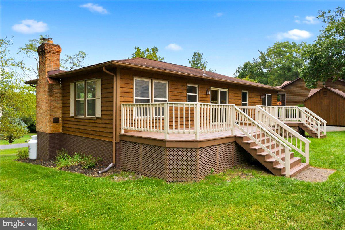 409 SUNSET CIRCLE
