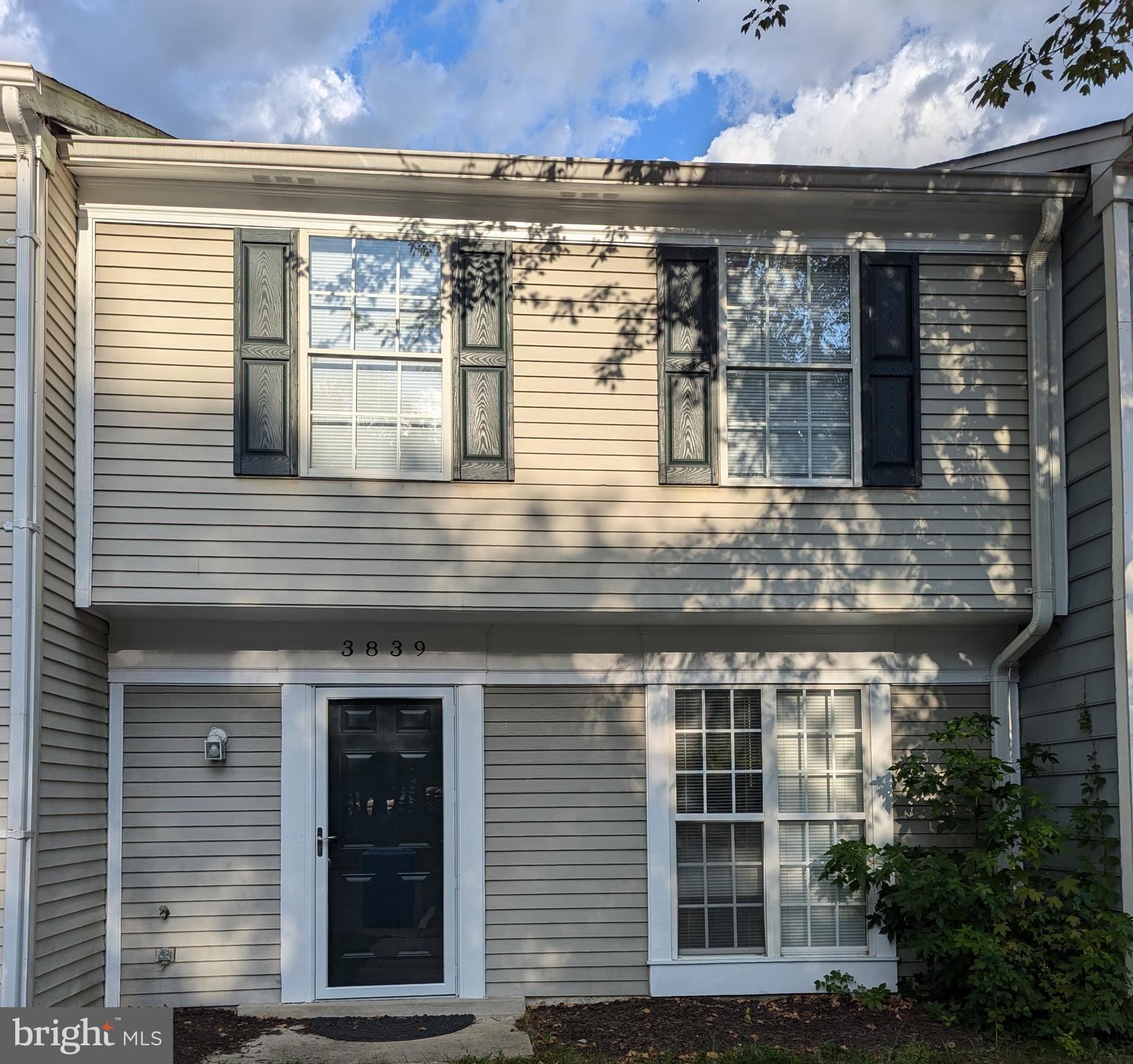 ST CHARLES HUNTINGTON - Residential Lease