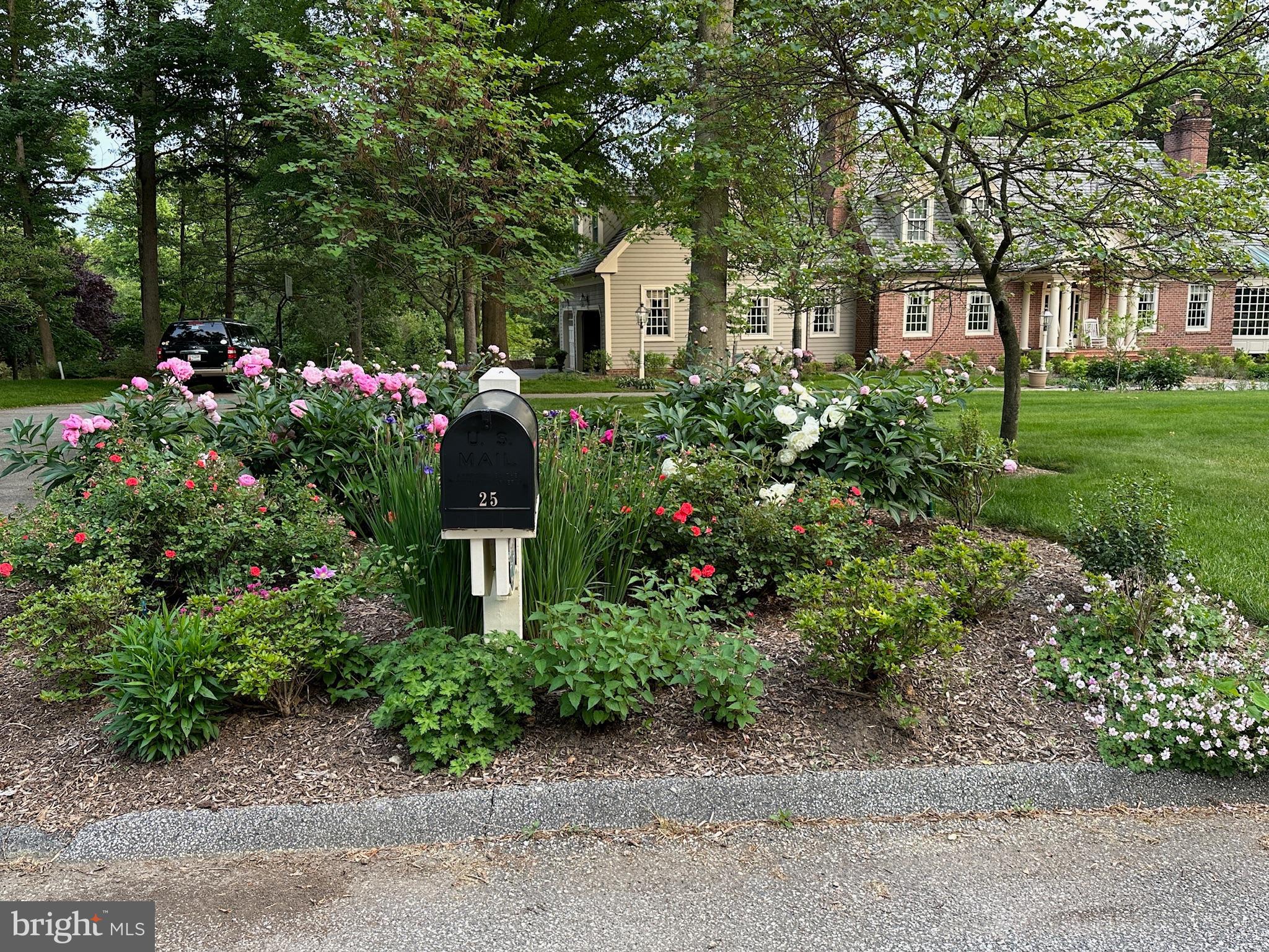 25 SPRINGHILL FARM COURT