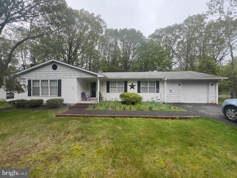 8 CEDAR ROAD MOUNT POCONO PA 18344