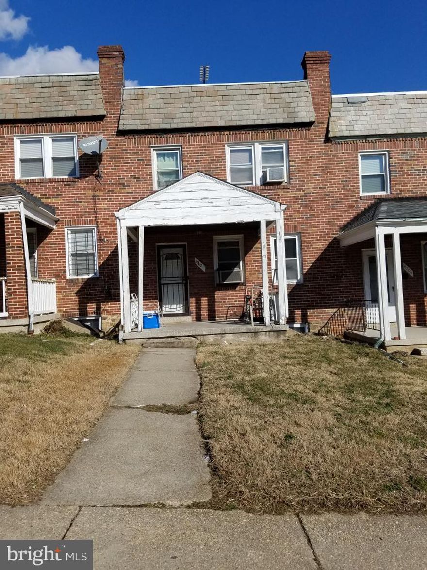 short sale  3 bedroom, 1 full bath,living room , dining room, kitchen , full finished basement,fenced back yard, steel porch. property needs some work.