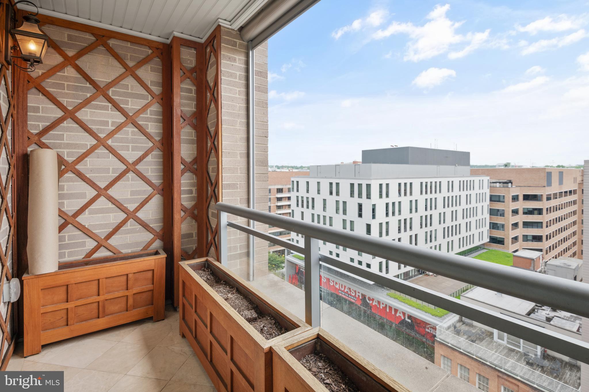 WEST END - Residential