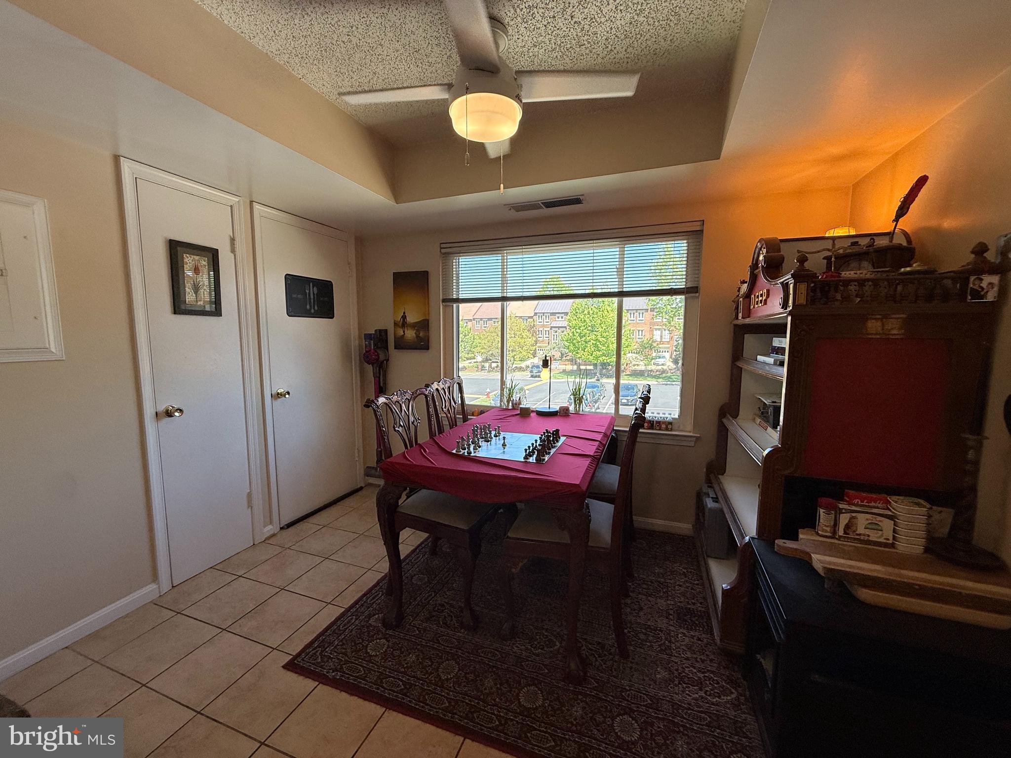 VISTAS OF VIENNA CONDOMINIUMS - Residential