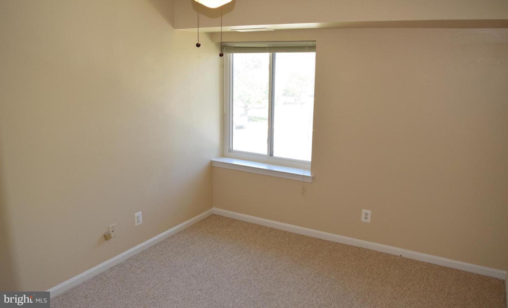 VISTAS OF VIENNA CONDOMINIUMS - Residential