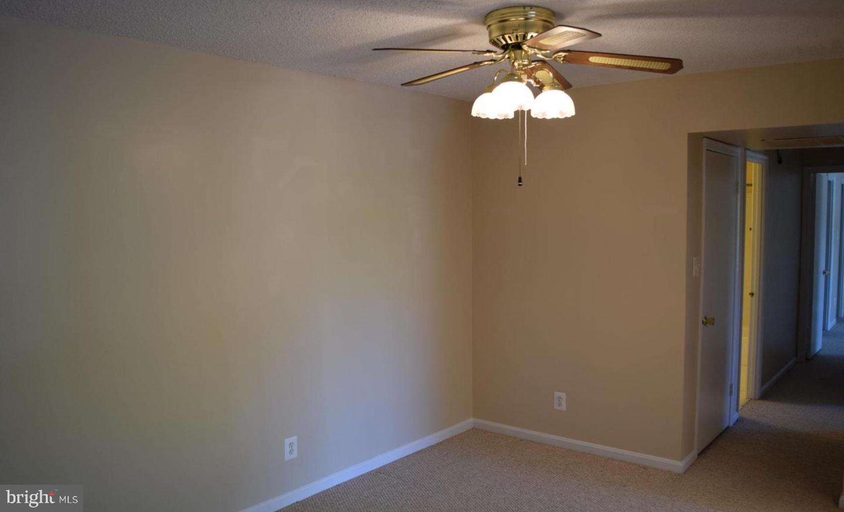 VISTAS OF VIENNA CONDOMINIUMS - Residential