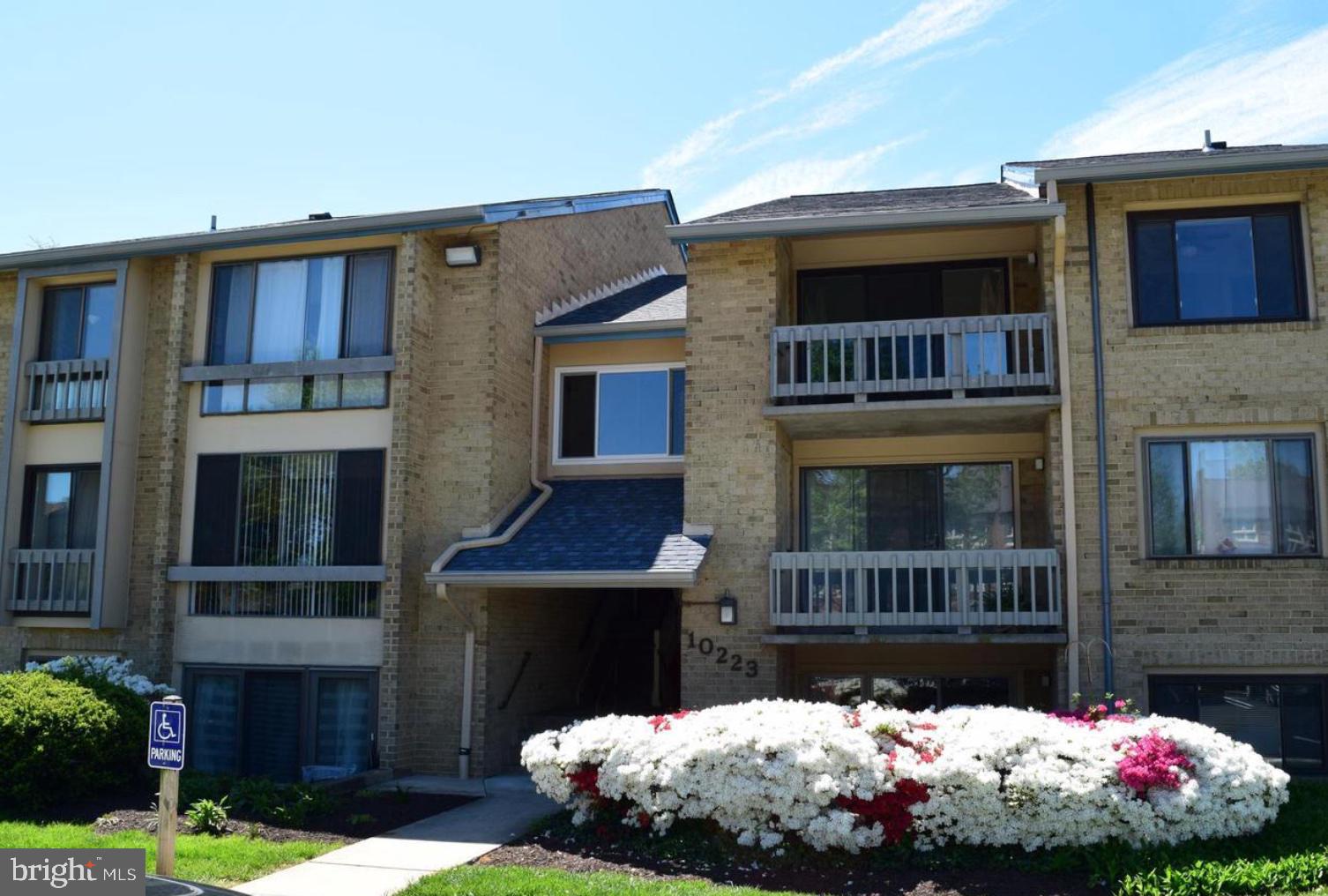 VISTAS OF VIENNA CONDOMINIUMS - Residential