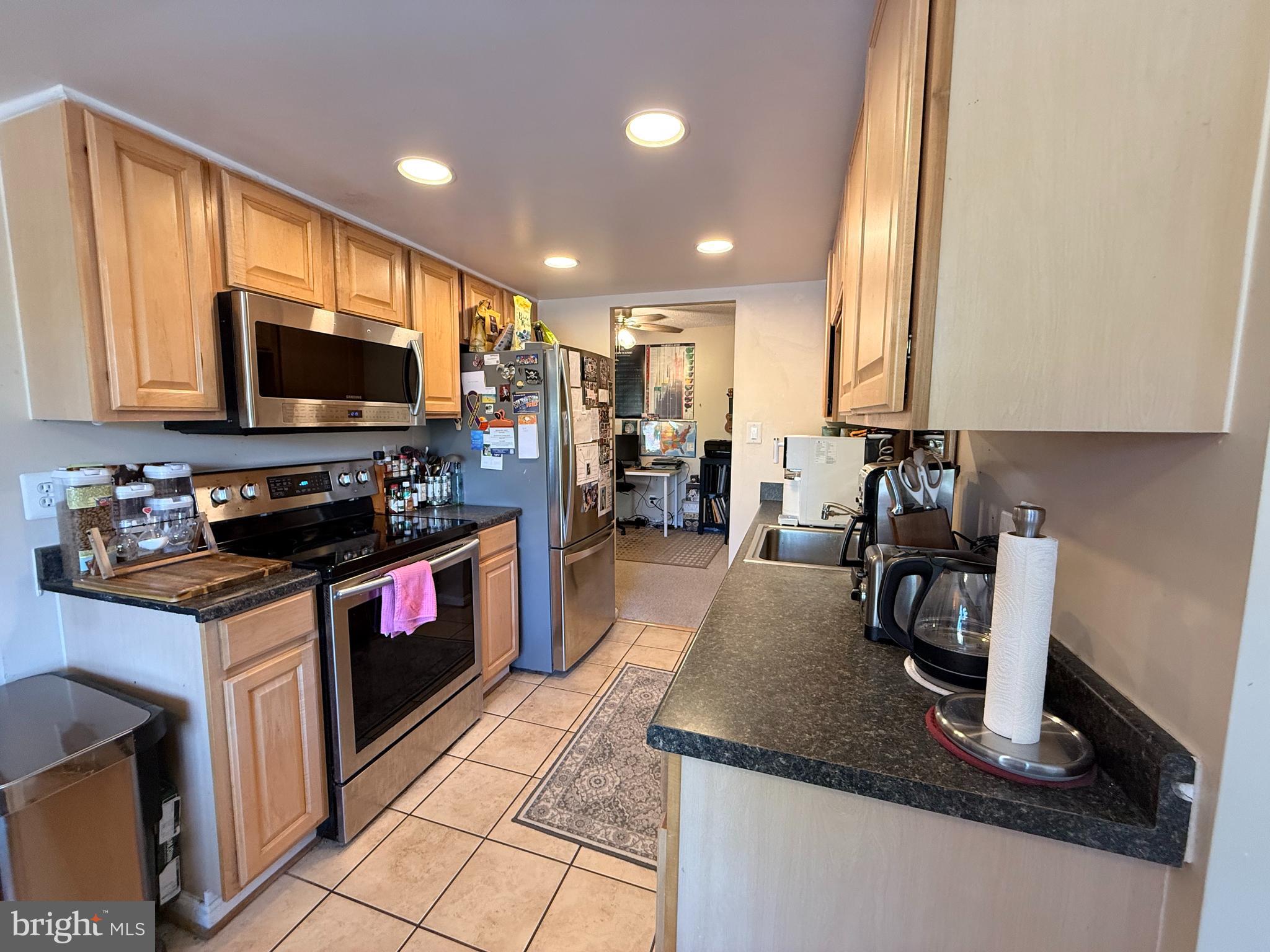 VISTAS OF VIENNA CONDOMINIUMS - Residential