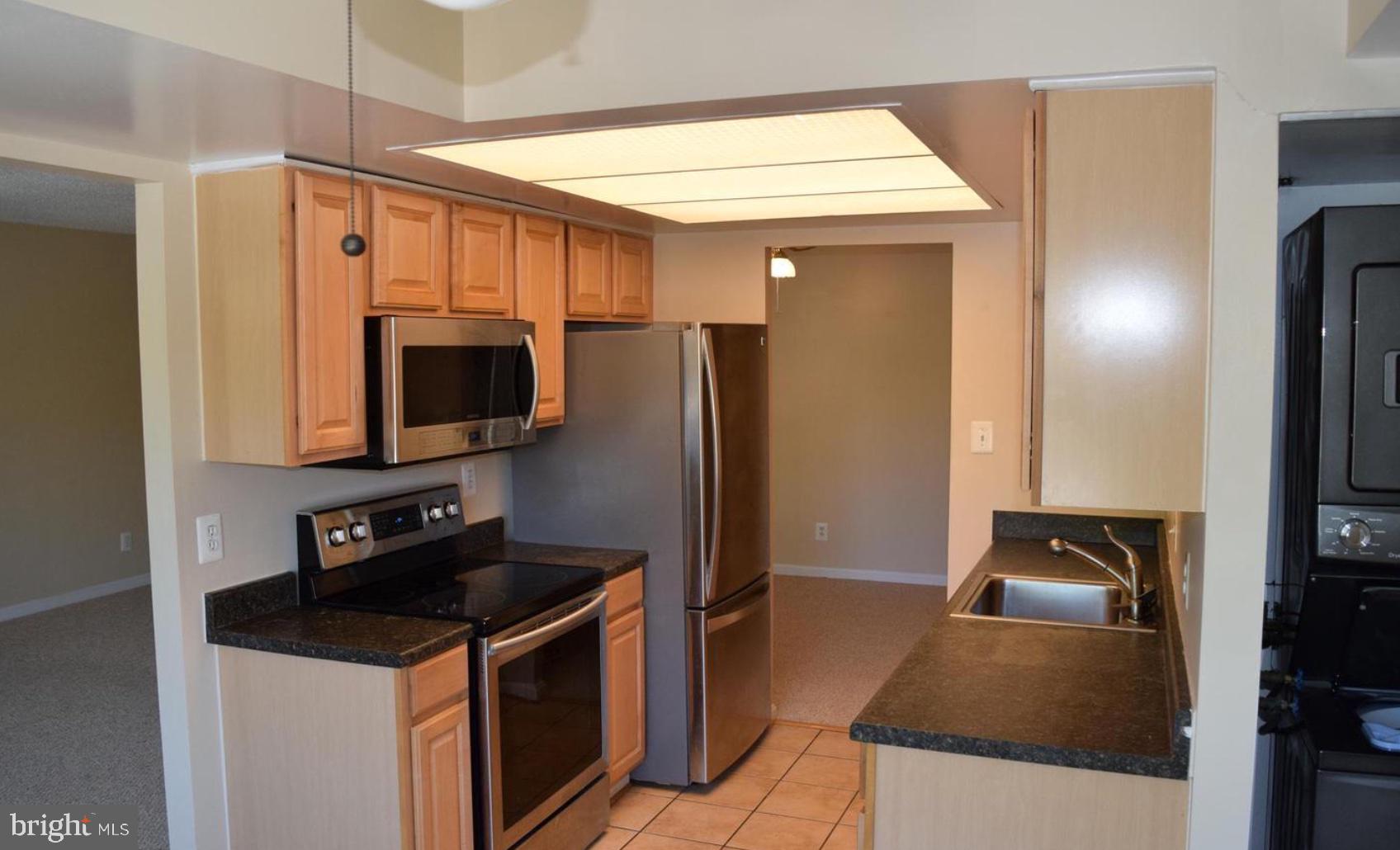 VISTAS OF VIENNA CONDOMINIUMS - Residential