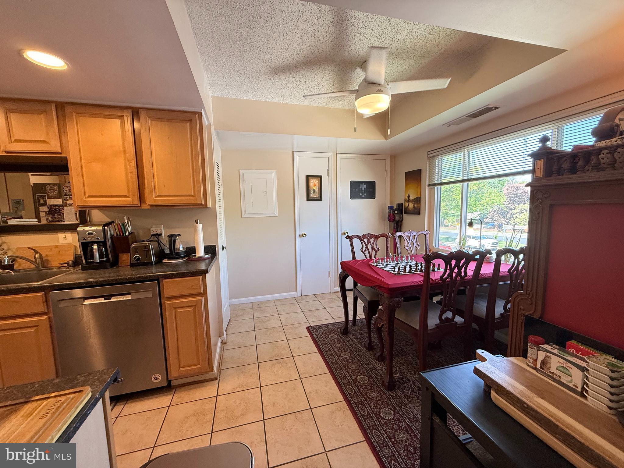 VISTAS OF VIENNA CONDOMINIUMS - Residential