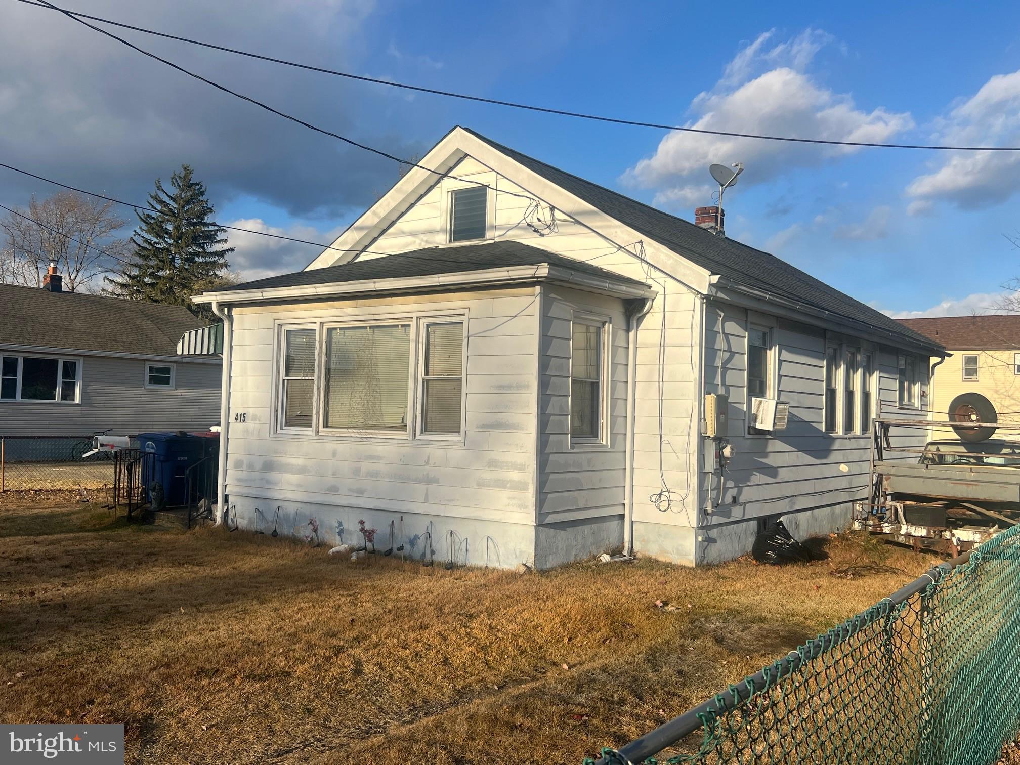 415 S CHESTER AVENUE