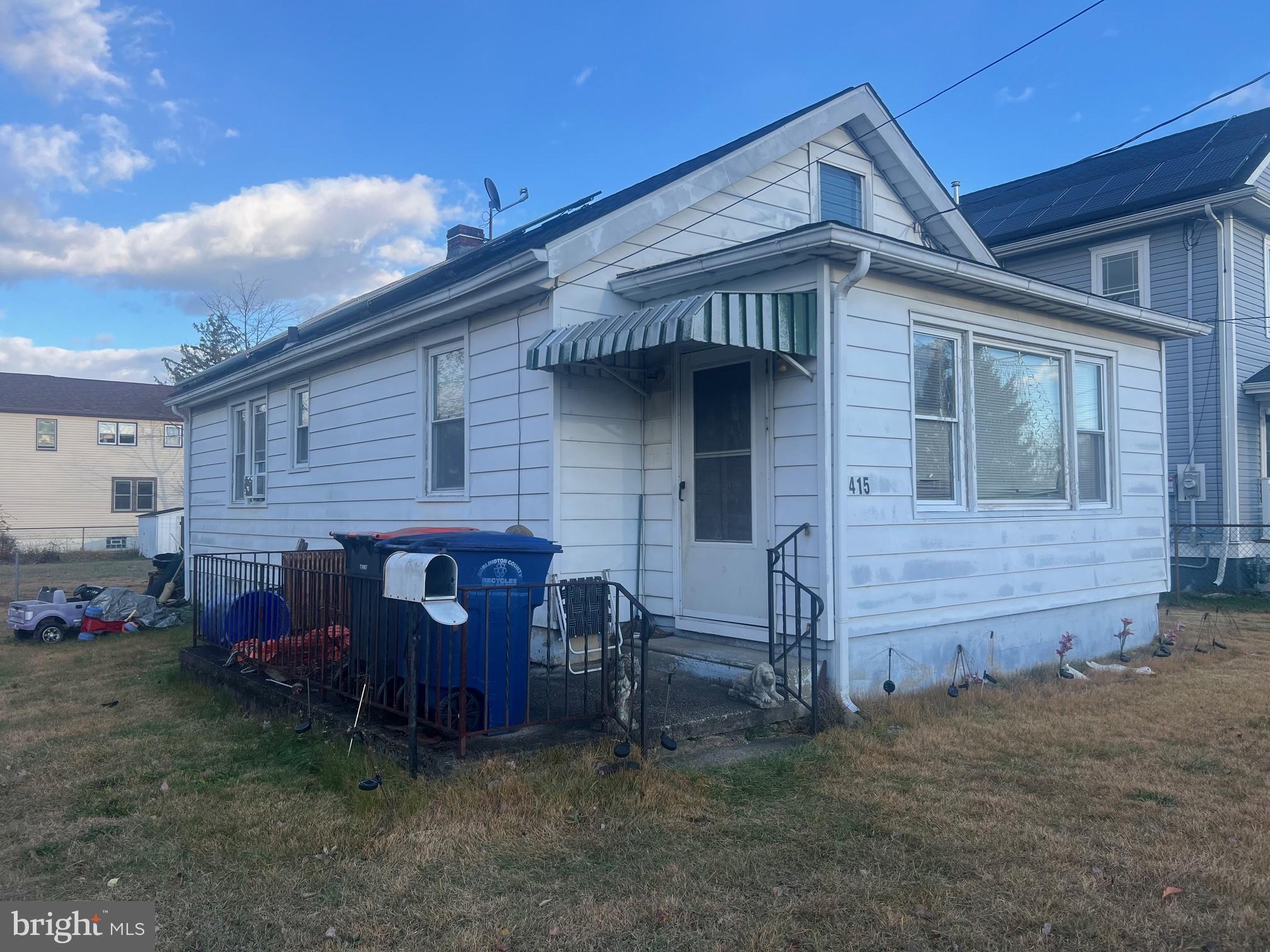 415 S CHESTER AVENUE