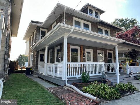 Photo of 76 S Grant Street, Manheim, PA 17545 (MLS # PALA2055606)