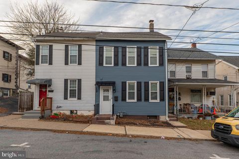 Townhouse For Sale - 343 Broad Street<br/> EMMAUS, PA 18049