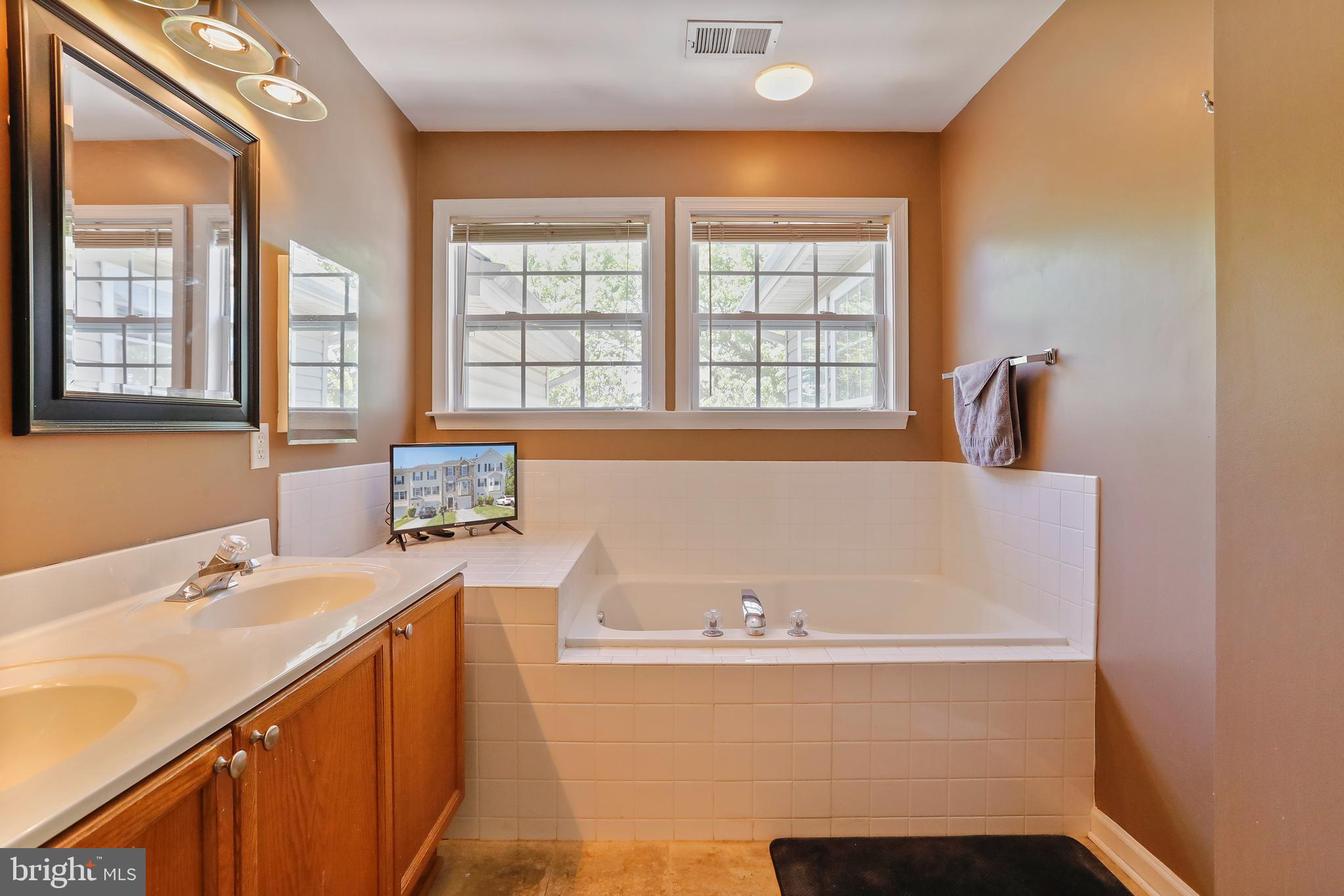 FAIRWAYS AT STONEBRIDGE - Residential