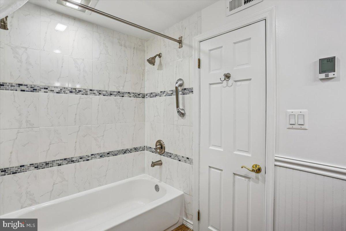 GARRETT PARK - Residential