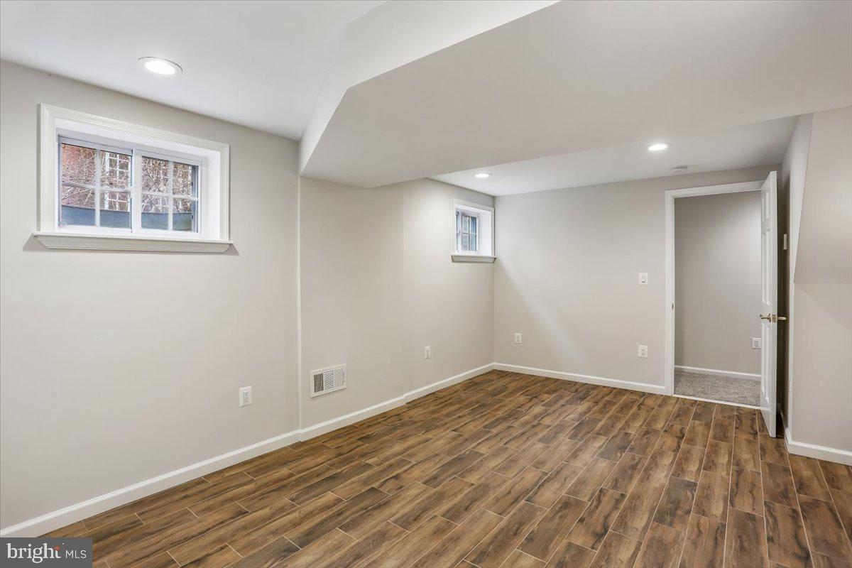 GARRETT PARK - Residential